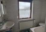 Badezimmer mit Dusche